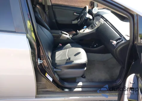 2015 Toyota Prius Two z USA, uszkodzony, nr VIN JTDKN3DU0F0417331